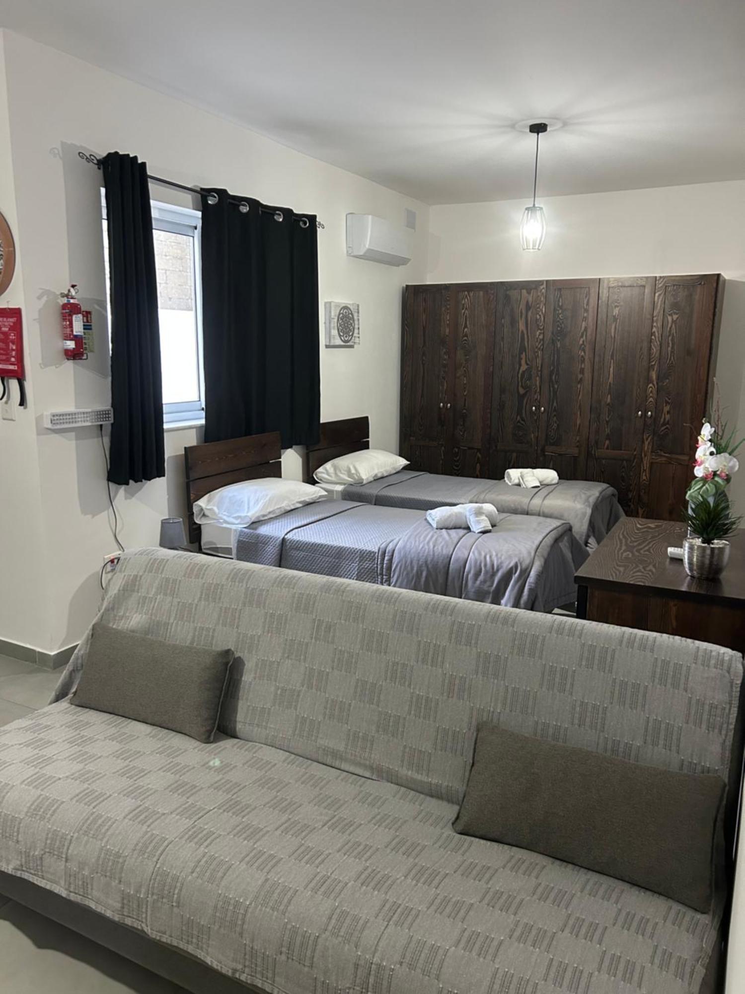 St Gaetans Studio Apartment 6A Hamrun Екстериор снимка